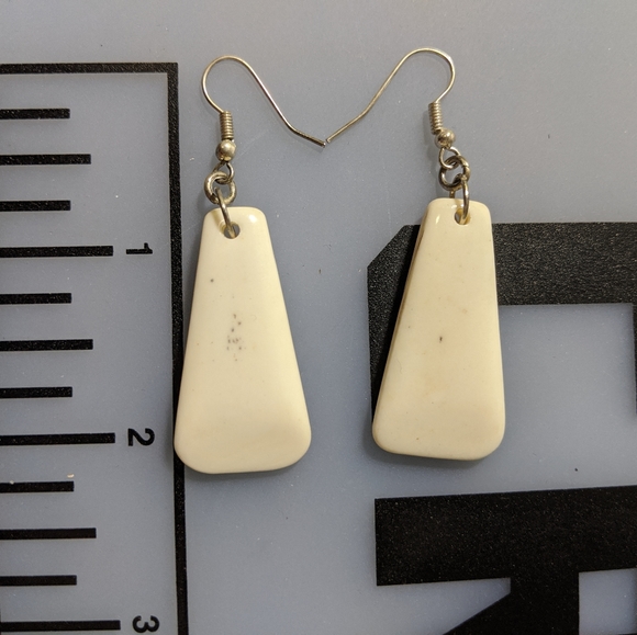 Carved bone 2in. Drop, floral design - Picture 3 of 3